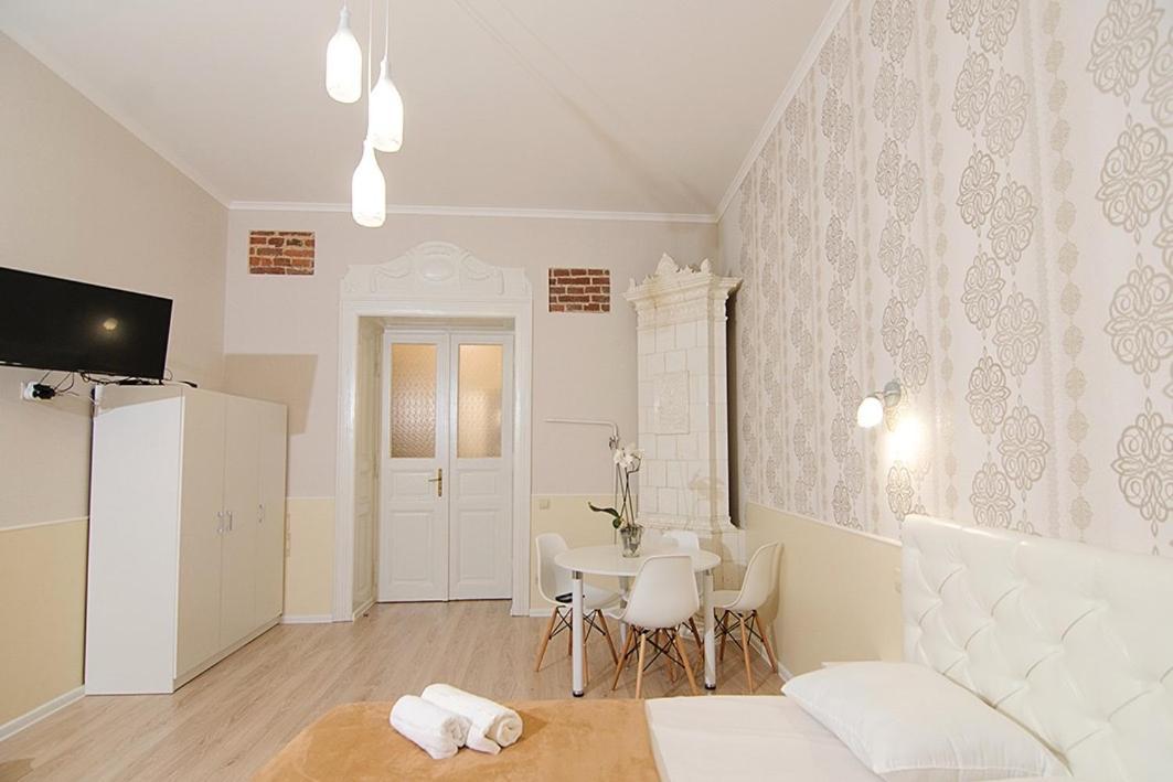 Luxury Apartment Near Rynok Square Lviv Exterior foto