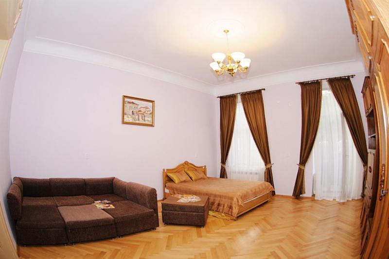 Luxury Apartment Near Rynok Square Lviv Exterior foto
